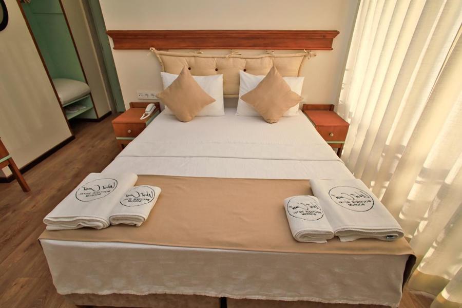 West Coast Boutique Hotel *